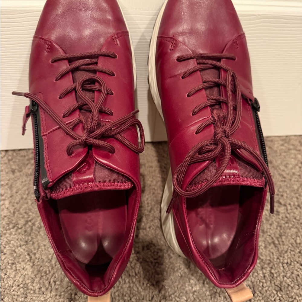 Women’s Ecco ST.1 Burgundy/Red Leather Sneakers with Side Zip - Picture 4 of 5